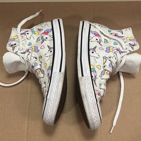 GIRLS' Converse Chuck Taylor All Star Printed Hi-Top Sneakers (Youth) sz US 2 - Picture 9 of 10